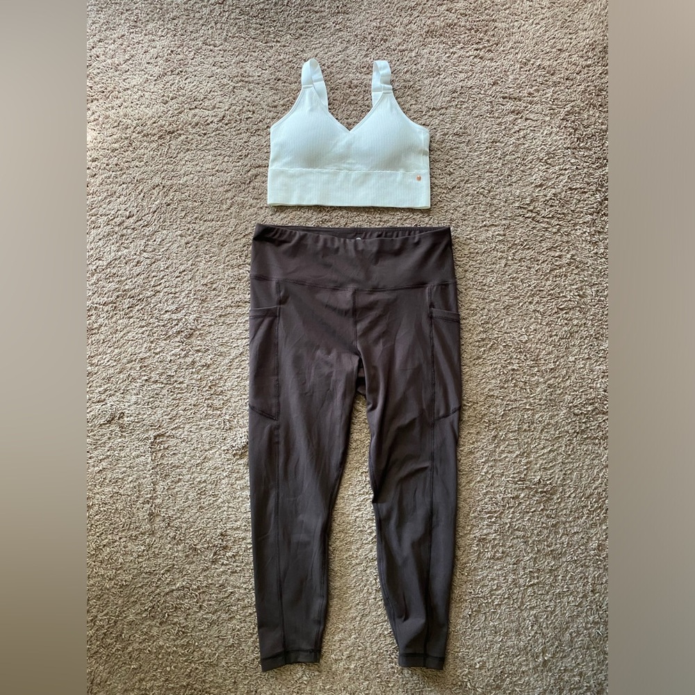 Gym set Danskin top size 2XL and Leggings Size XL